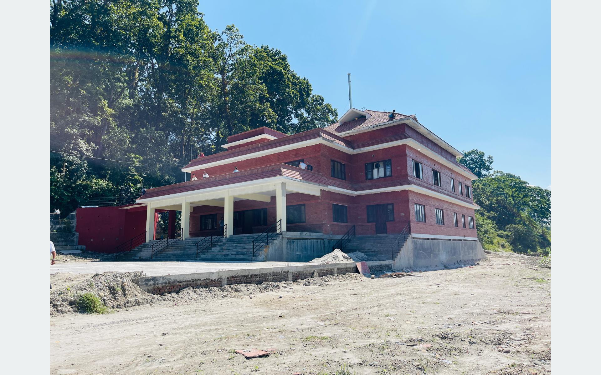 देवघाटमा दुई मेसिनसहित विद्युतीय शवदाह गृह सञ्चालनमा