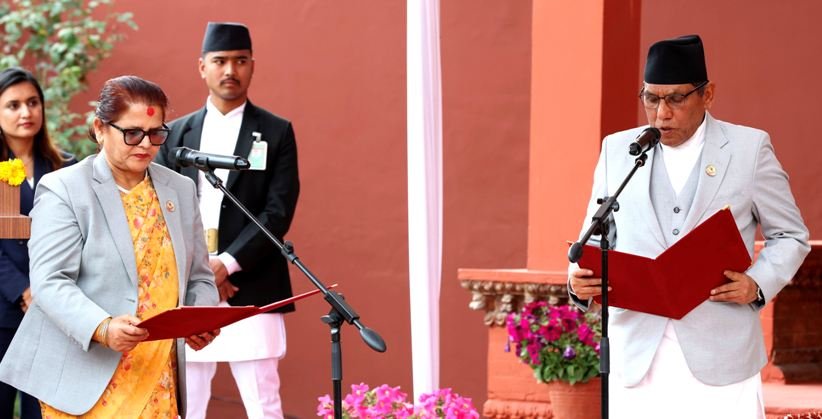 राष्ट्रिपतिको समुपस्थितिमा राष्ट्रियसभाका अध्यक्षद्वारा उपाध्यक्षको गोपनीयताको शपथ