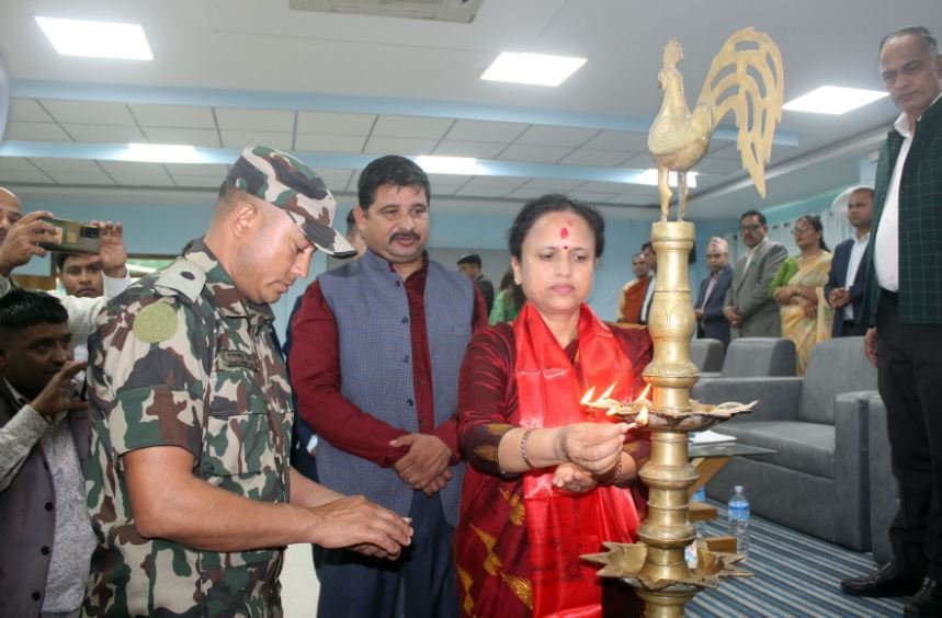 उद्घाटन गर्दै सञ्चरमन्त्री शर्मा