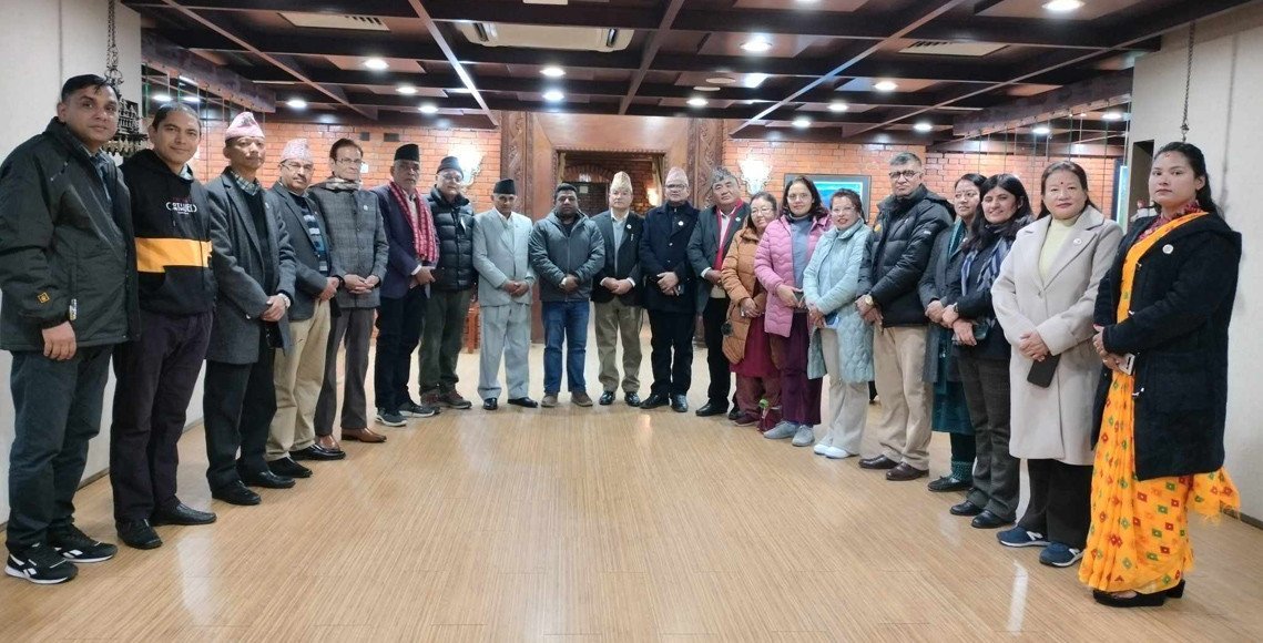 चीनबाट फर्कियो संसदीय टोली