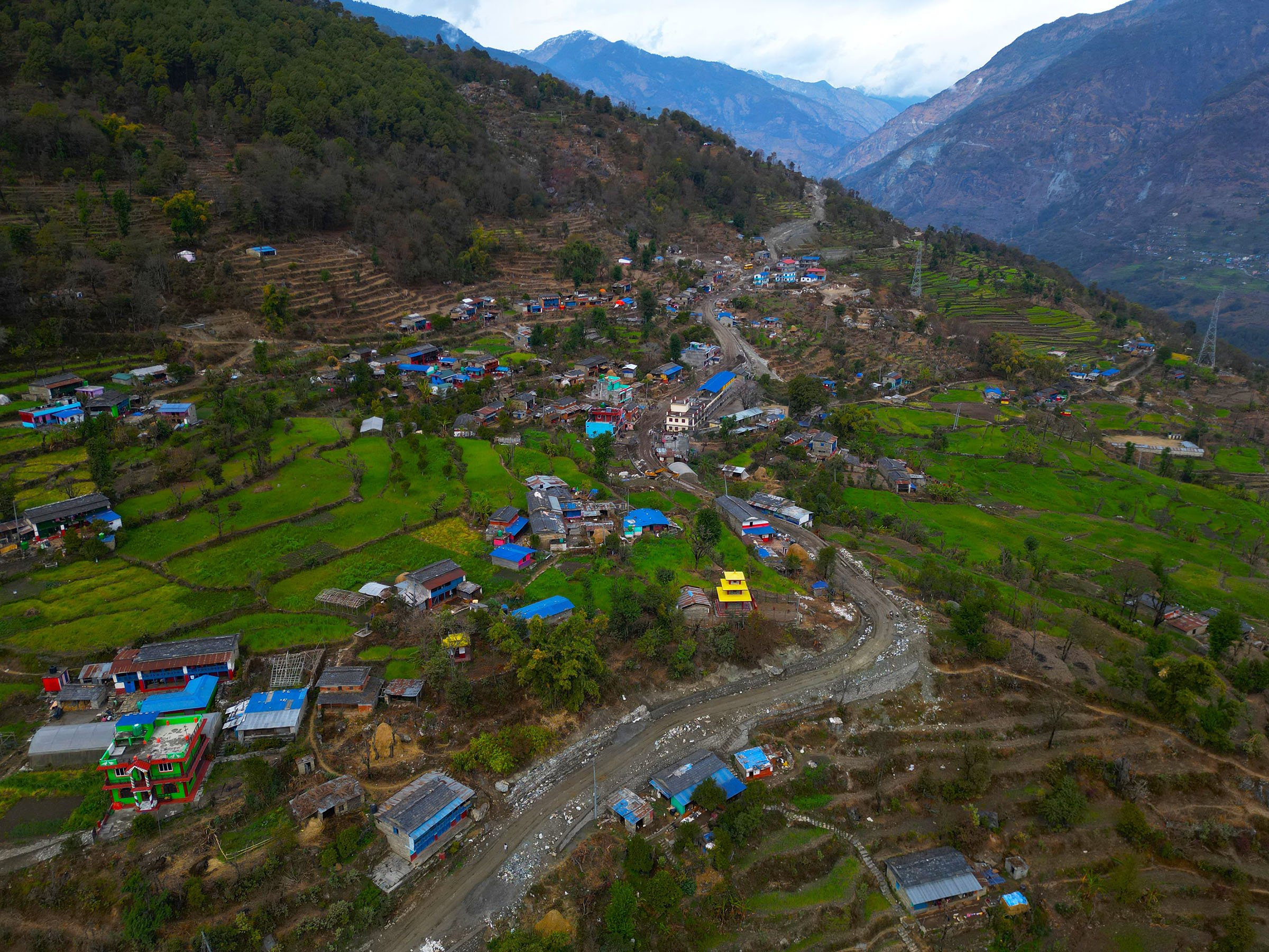 नेप्टेचौर गाउँमा स्तरोन्नतिको क्रममा रहेको सडक (तस्बिर)