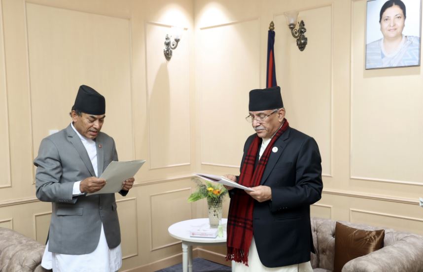 राष्ट्रिय योजना आयोगका उपाध्यक्ष डा श्रेष्ठलाई शपथ