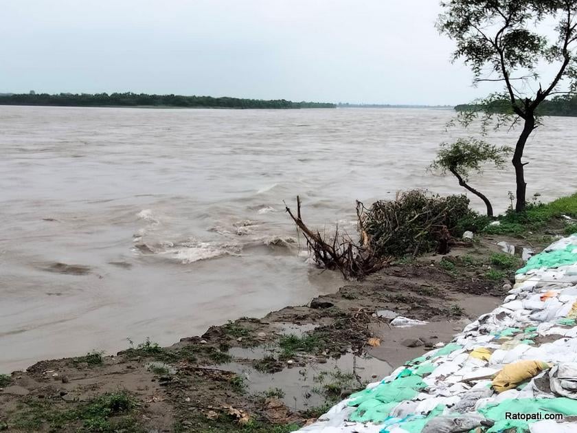 बाढी र पहिरोको घटनामा परेर हालसम्म ३७ जनाको मृत्यु
