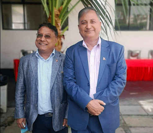 पत्रकार किशोर श्रेष्ठको ईश्वर पोखरेललाई कटाक्ष- एमाले जबजको बाटोतिर लागेको छ र कमरेड !