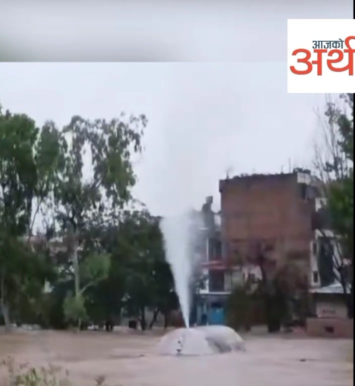 बाढीले राजधानीमा एउटा ग्यास बुलेट बगायो