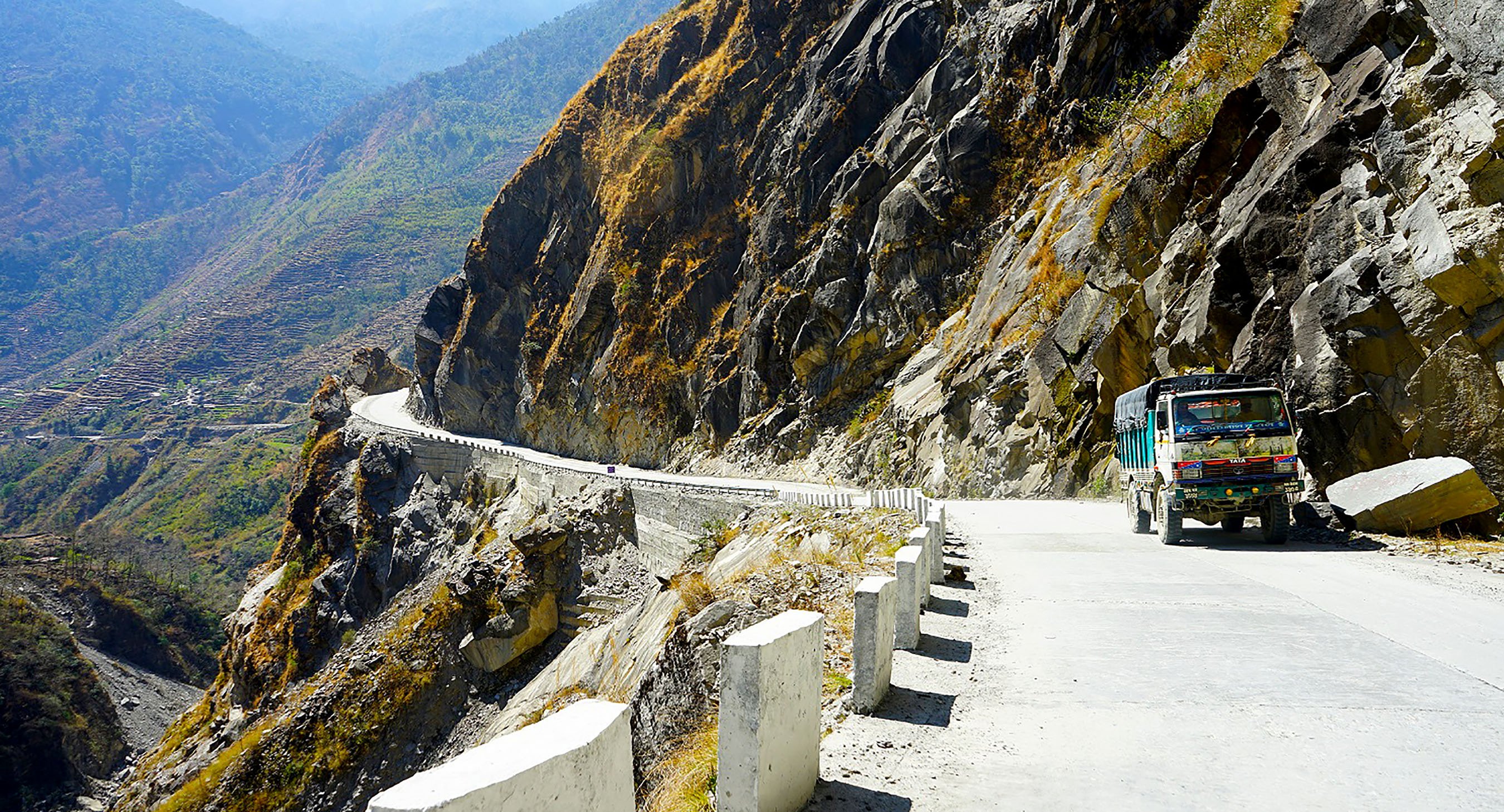 काभ्रेभिरमा विस्तार र स्तरोन्नति भएको सडक (तस्बिर)