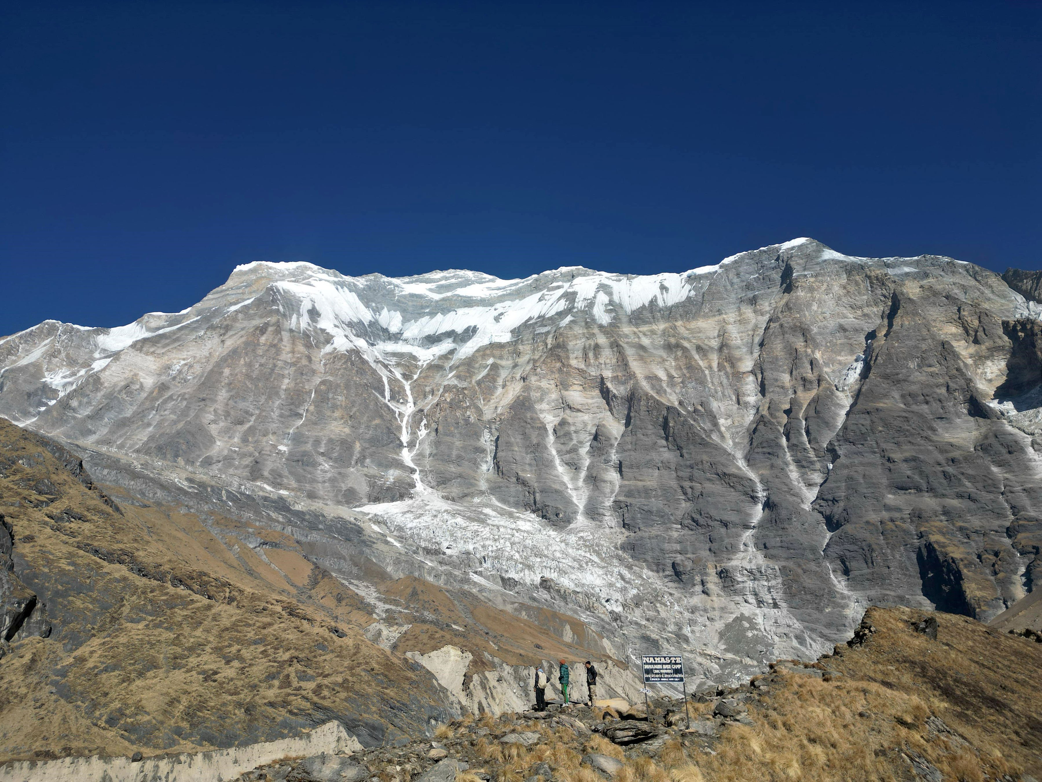 धौलागिरि हिमालको आधार शिविर (तस्बिर)