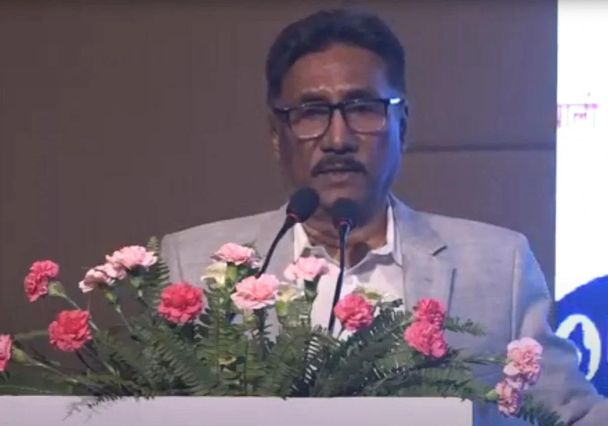 वर्तमान सरकार काम गर्नका लागि बनेको हो : श्रममन्त्री भण्डारी