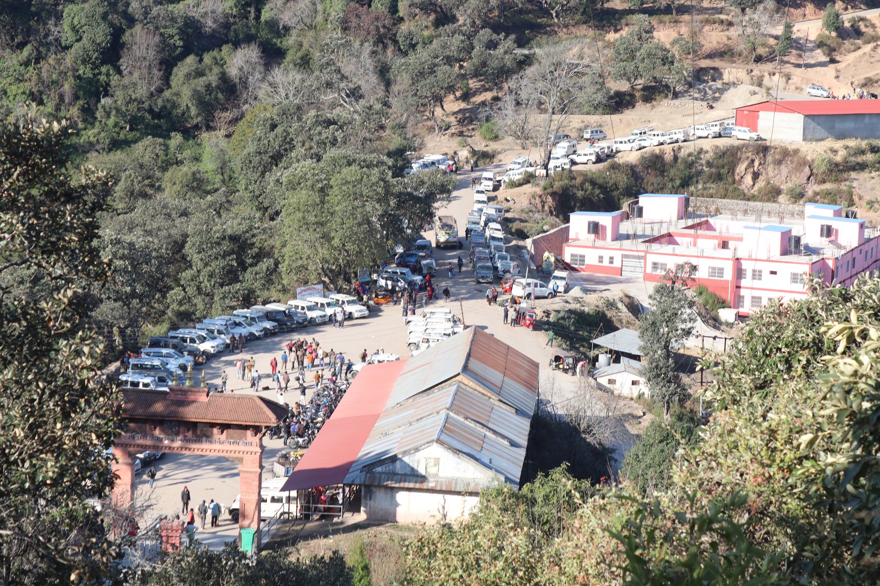 स्वर्गद्वारी भारतीय भक्तजन