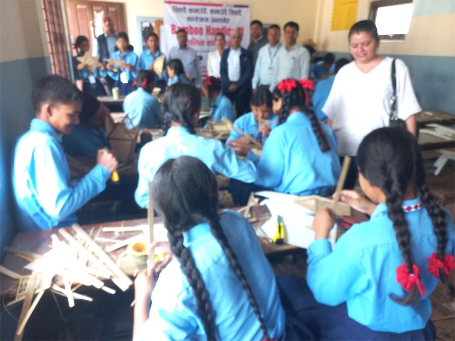 गण्डकीका सामुदायिक विद्यालयमा प्रभावकारी बन्दै ‘सिक्दै कमाउँदै’ कार्यक्रम