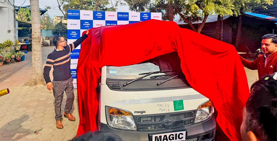 टाटा म्याजिक बीएस६ इटहरी शाखामा सार्वजनिक