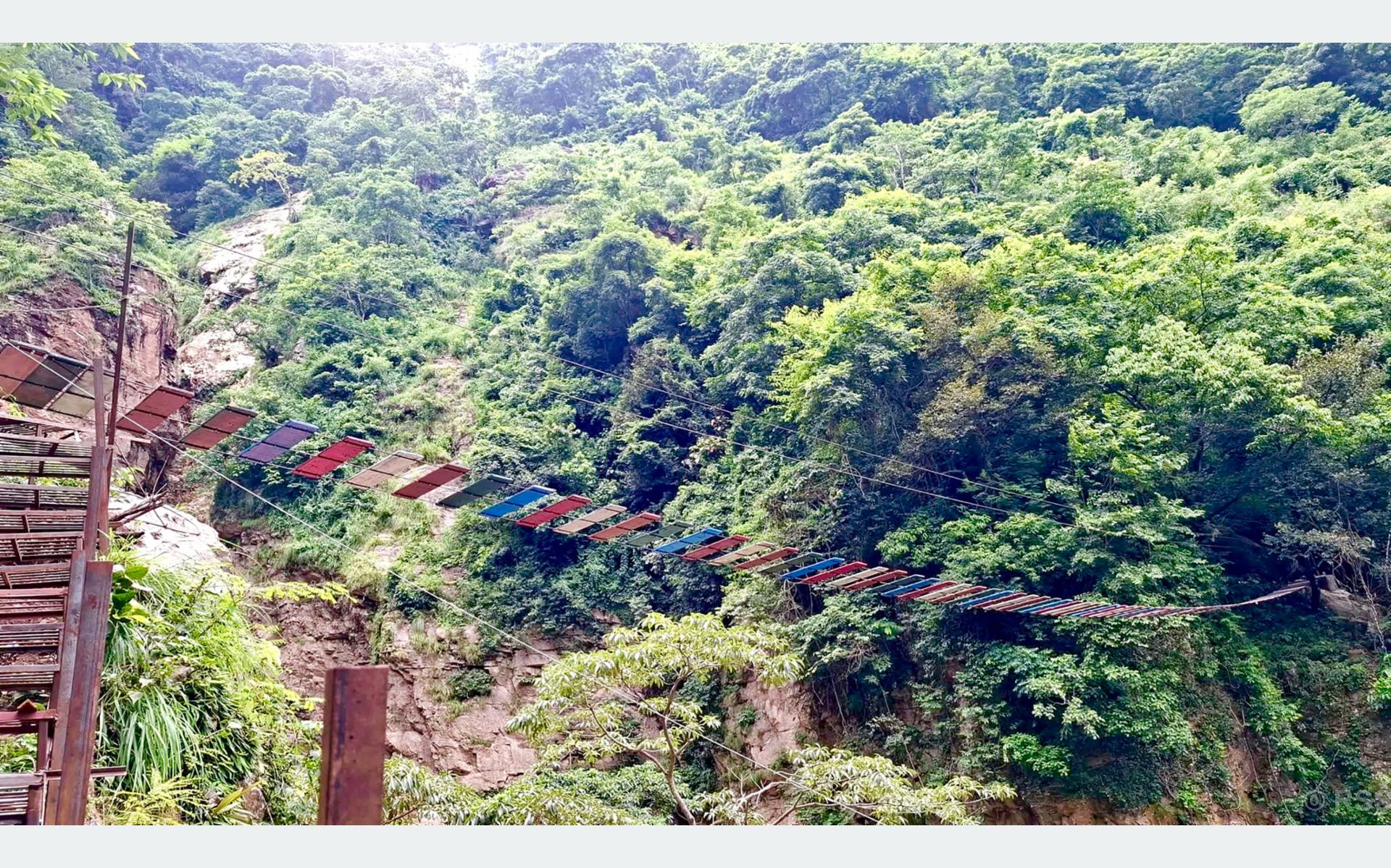 ऐनापहराको स्काइ वाक (तस्बिर)