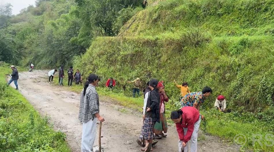 खोटाङको साकेला गाउँपालिकामा श्रमदान अभियान