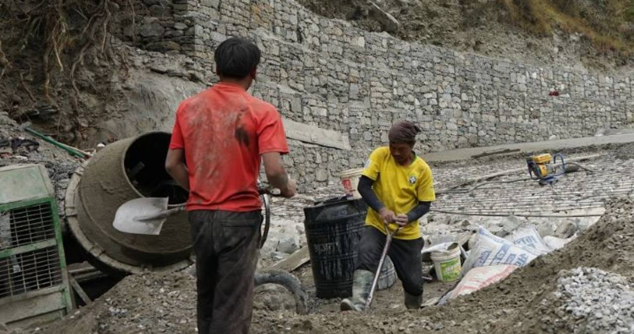 ट्र्याक खुलेको २४ वर्षपछि स्तरोन्नति, तीन पालिकाका बासिन्दालाई सहज हुने