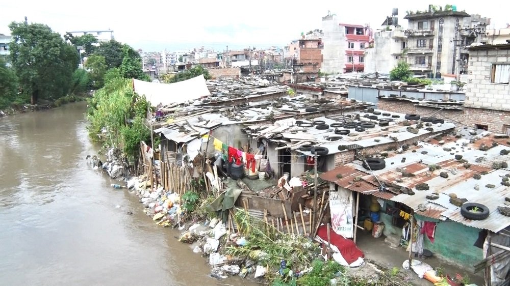 सार्वजनिक जग्गामा बस्ने के सबै ‘अपराधी’ हुन् ?