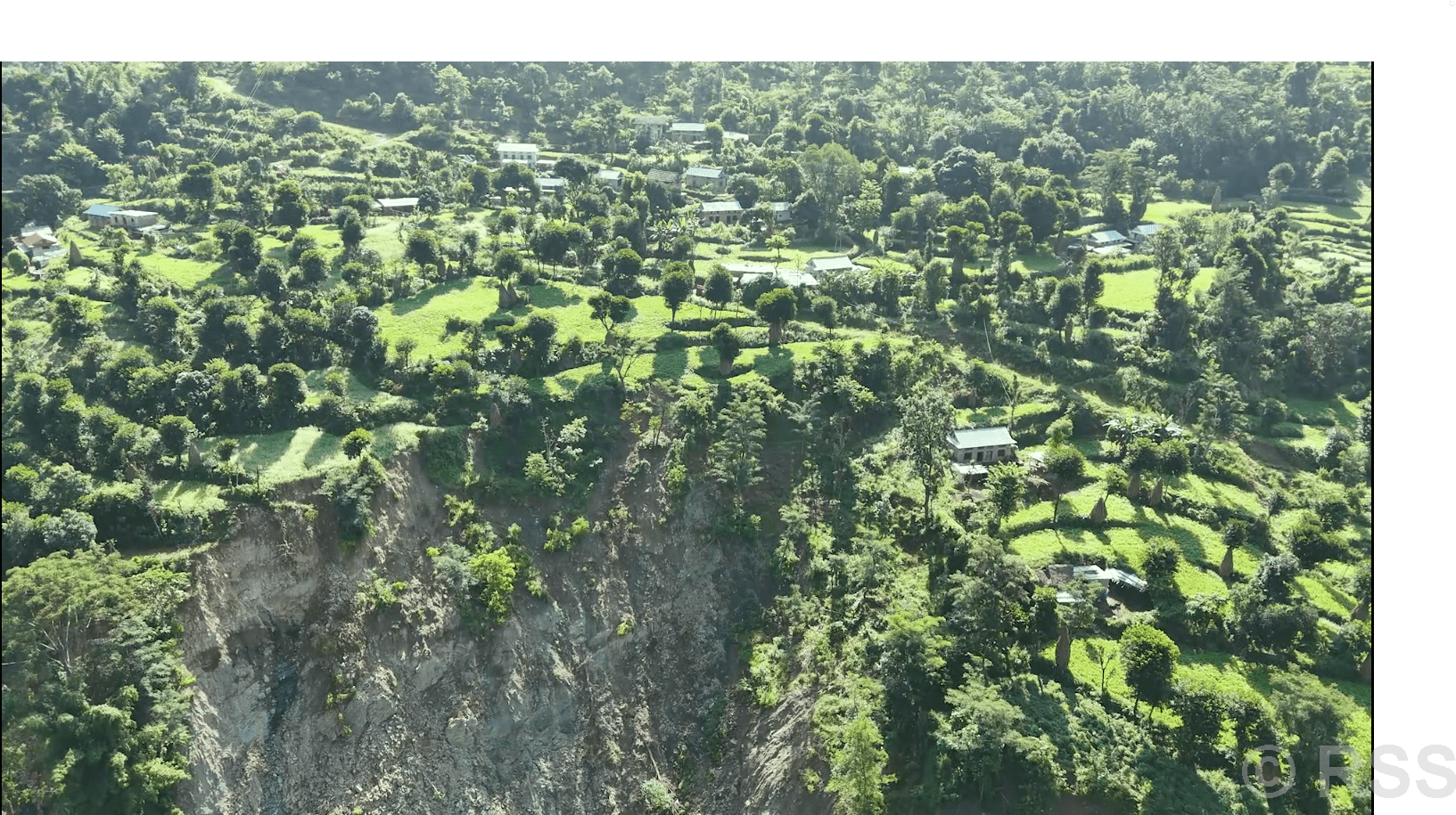सुनापतिका ७७ परिवार पहिरोको  उच्च जोखिममा