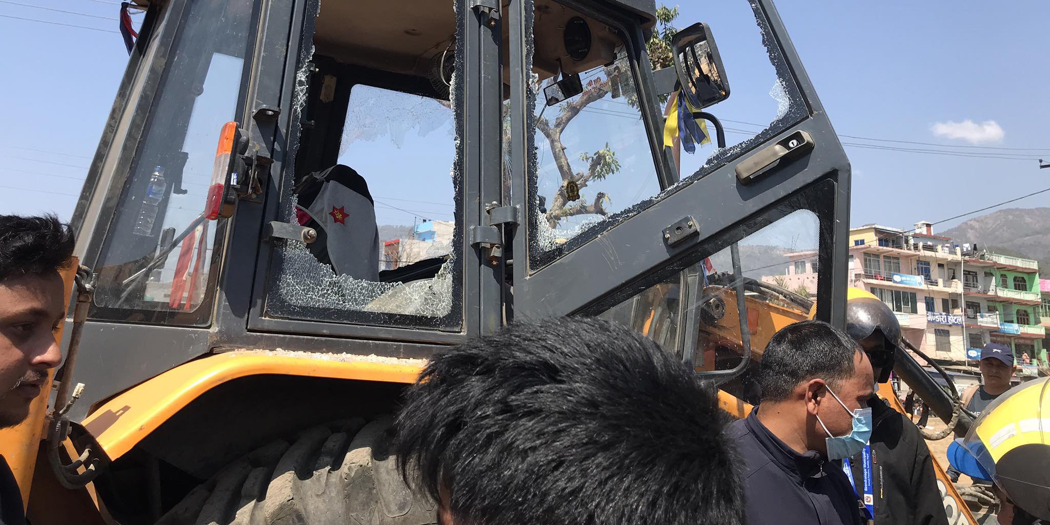 मापदण्ड विपरीतका संरचनामा शंखरापुर नगरपालिकाले डोजर चलायो