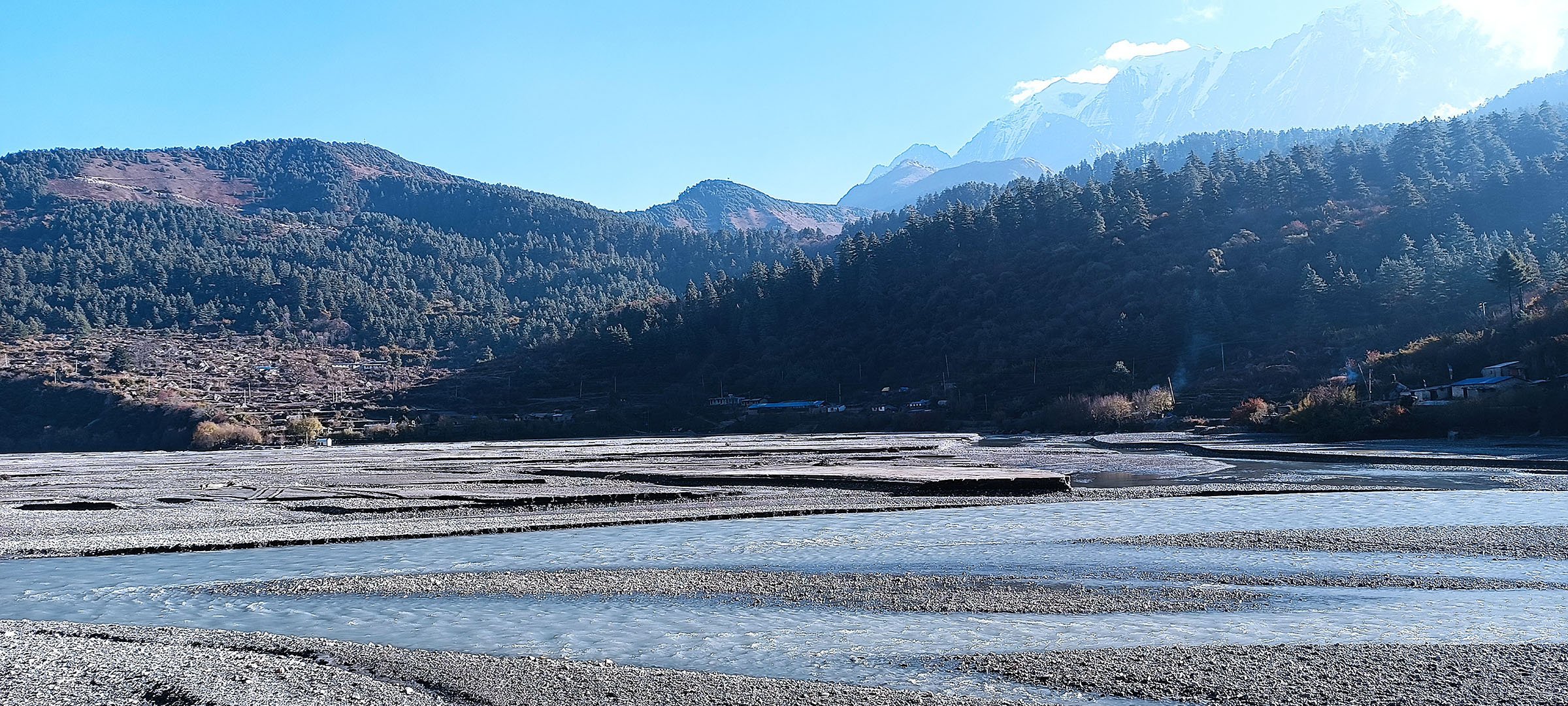 कालीगण्डकी नदी किनारमा धम्पु गाउँ (तस्बिर)