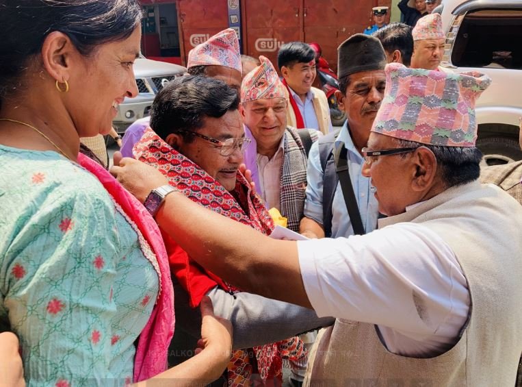 मन्त्री थापालाई स्वागत