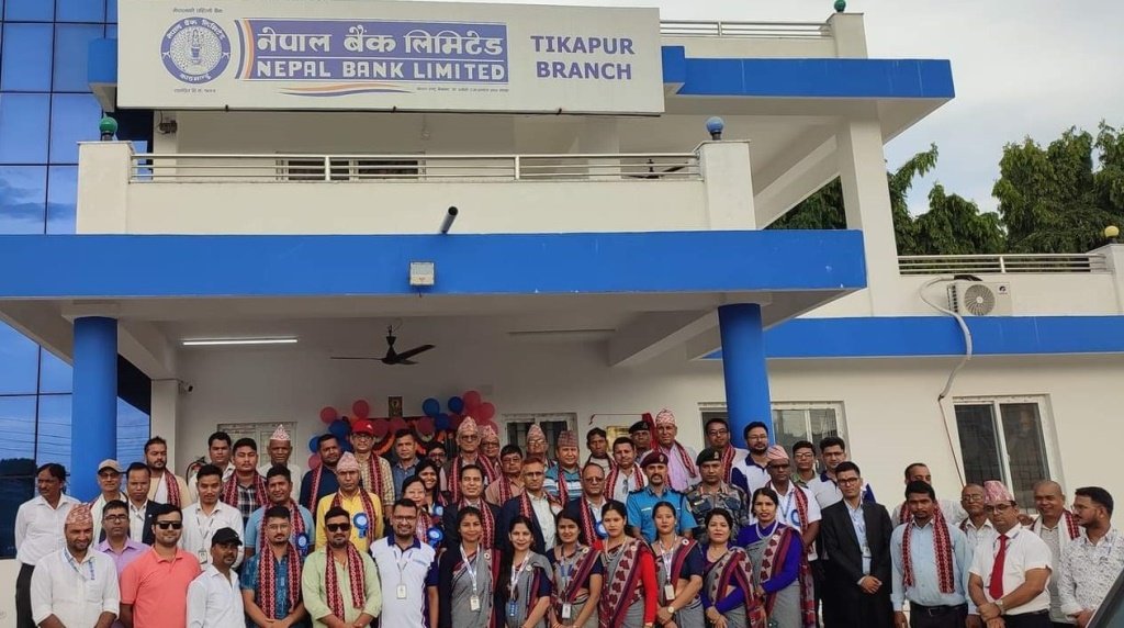 नेपाल बैंकको टीकापुर शाखाको भवन उद्घाटन