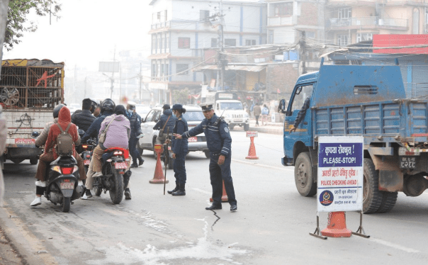 ट्राफिक कारबाहीबाट २४ घण्टामै उठ्यो १९ लाख ९५ हजार राजस्व