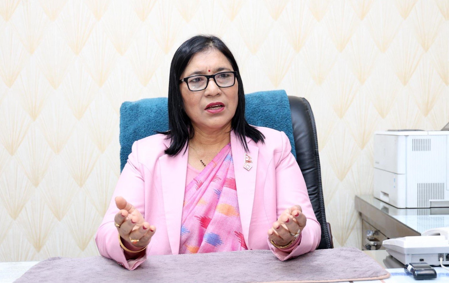 स्वास्थ्य स्वयंसेविकामार्फत दिइएको मतदाता शिक्षा प्रभावकारी देखिएको छः निर्वाचन आयुक्त डा तुलाधर