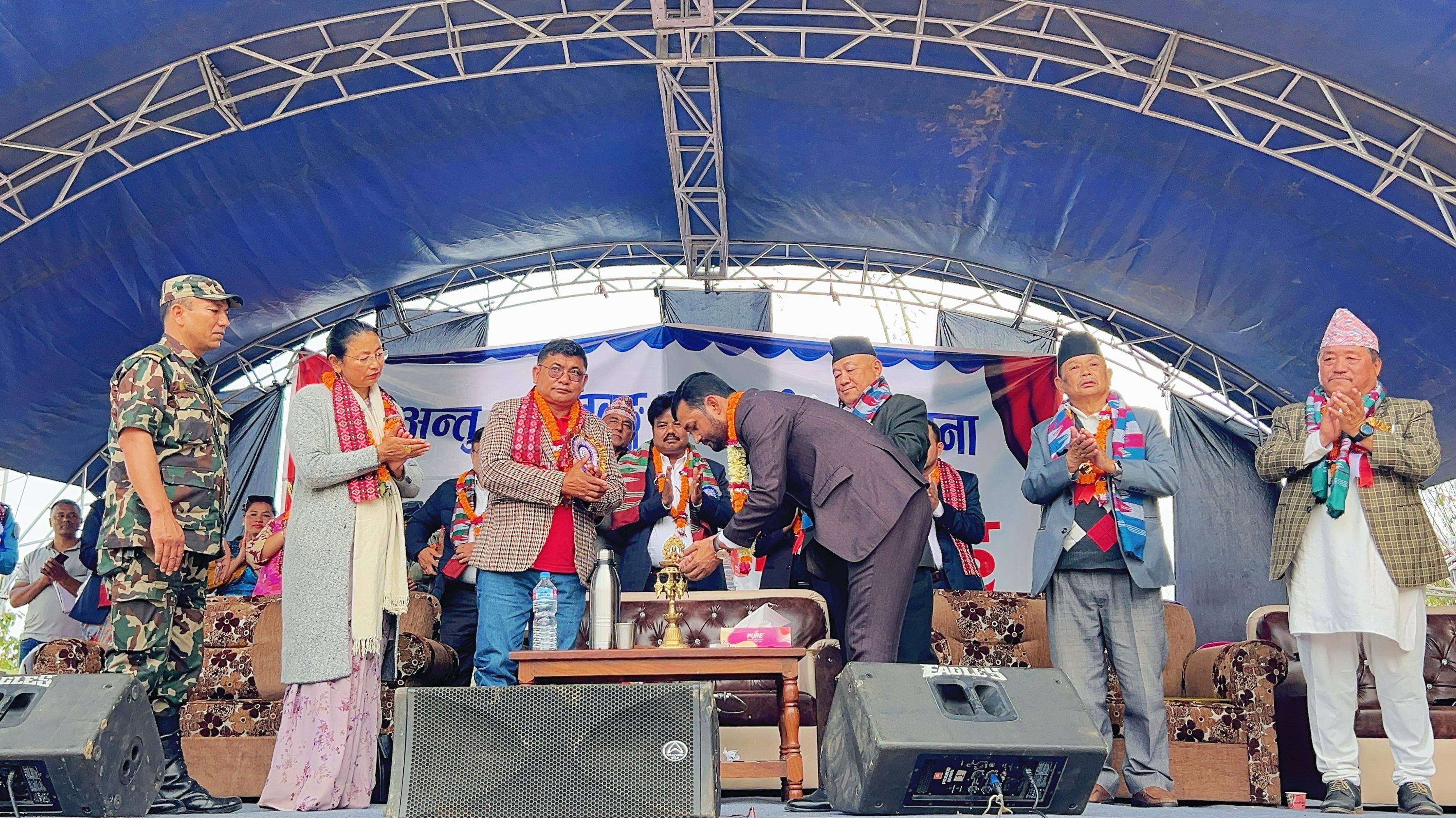 खानेपानीकै लागि बस्ति सार्नु पर्ने अवस्थाको अन्त्य गर्छौँ : मन्त्री यादव