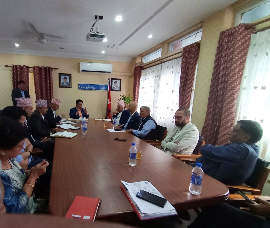 चिनी उद्योगका समस्या समाधान गर्न मन्त्री भण्डारीको प्रस्ताव
