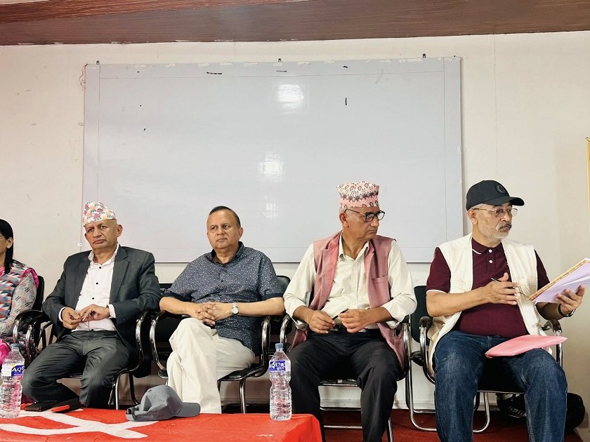 जेनजीको आन्दोलनले ध्वस्त केन्द्रीय कार्यालयमा एमालेको बैठक (तस्बिरहरु)