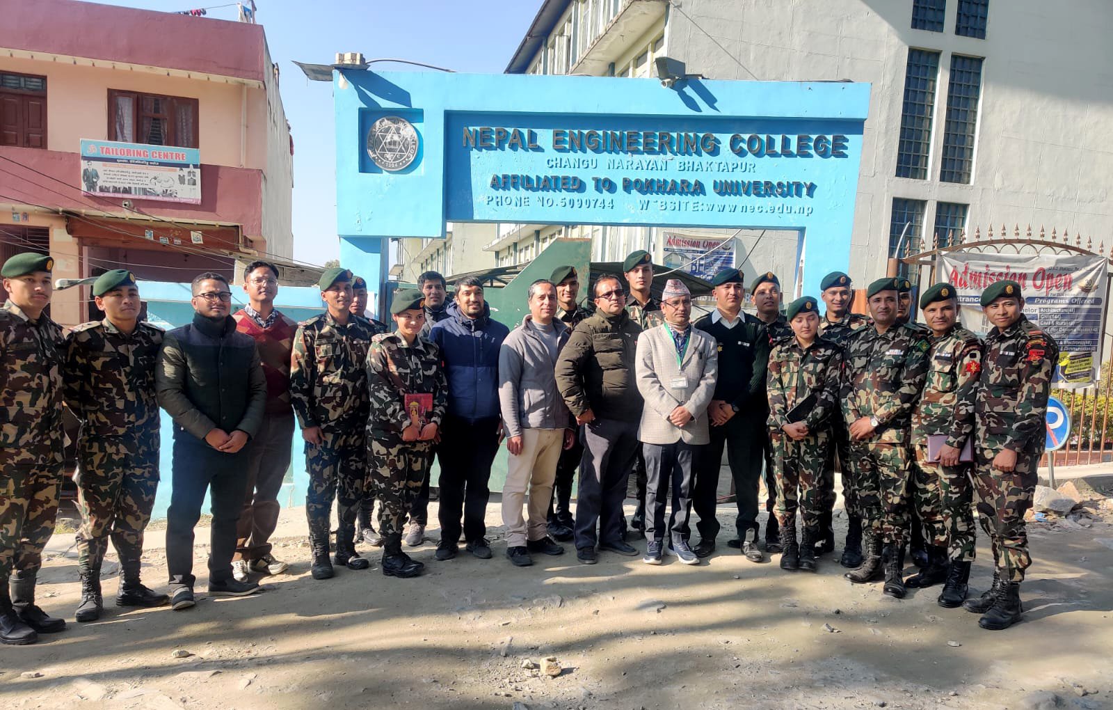 नेपाली सेनाका इन्जिनियरहरु स्थलगत अध्ययनको लागि  नेपाल इन्जिनियरिङ कलेजमा