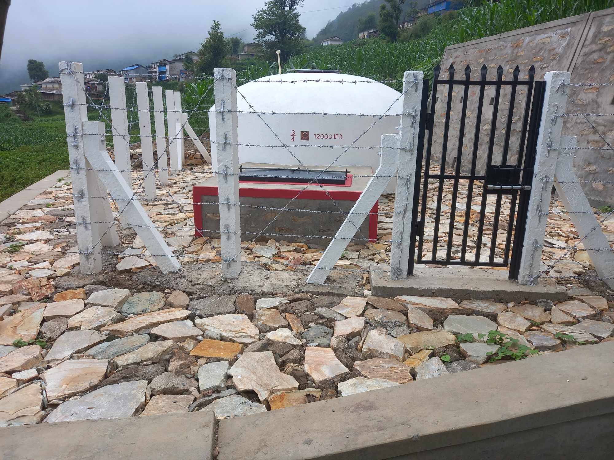 पर्यटकीय गाउँ लेसपारमा एक घर एक धारा विस्तार