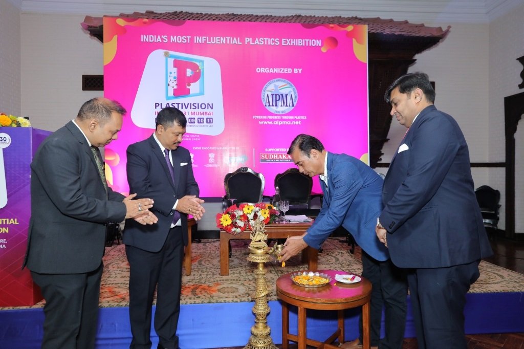 प्लाष्टिकजन्य वस्तुको वृहत प्रदर्शनी हुदैँ, सहभागिता जनाउँदै नेपाल