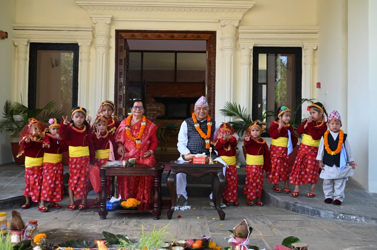 राष्ट्रपति पौडेलद्वारा महानवमीमा नवकन्याको पूजा (तस्बिरहरु)