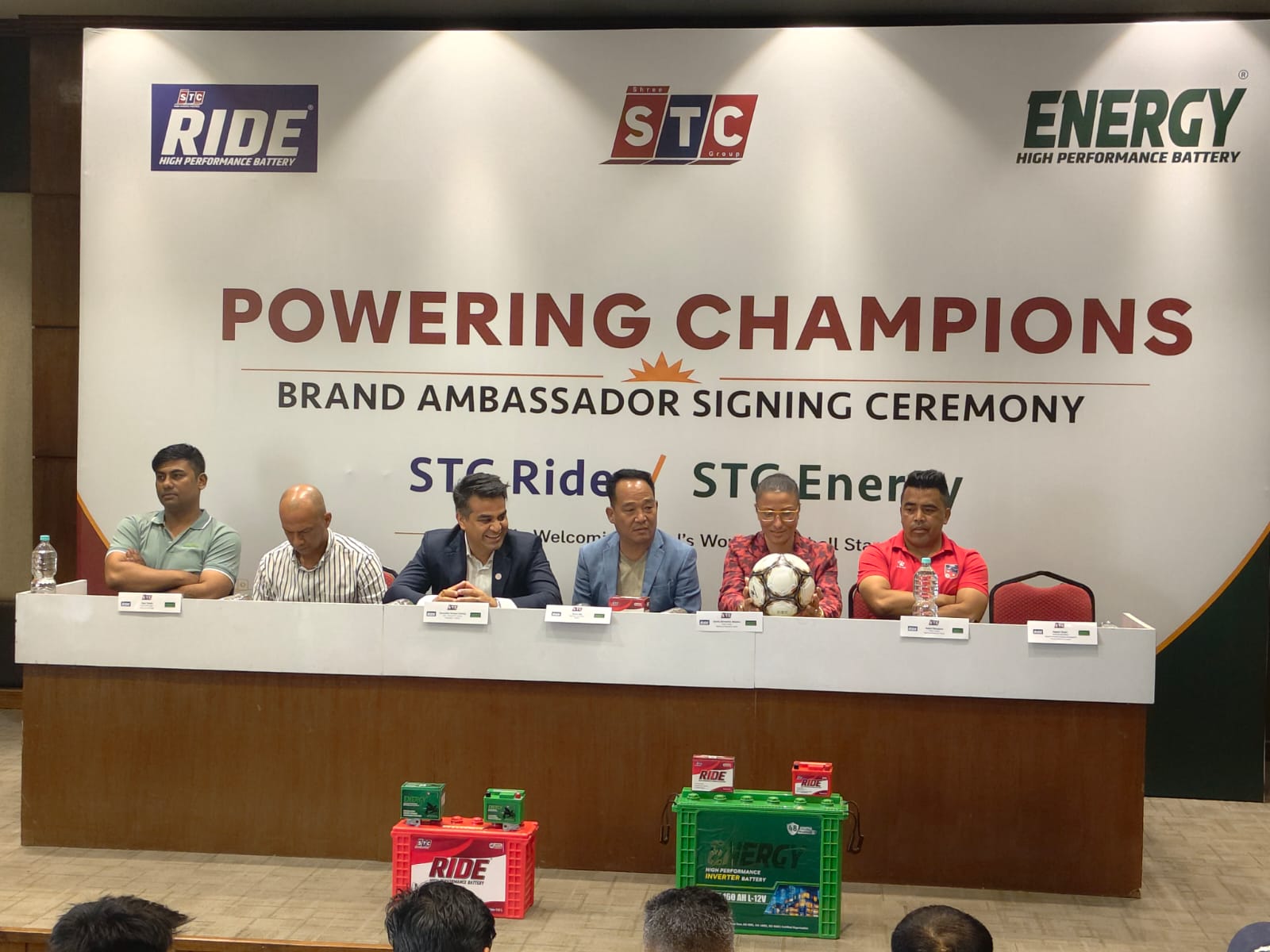 नेपाली महिला राष्ट्रिय फुठबल ठोलीका खेलाडीहरु STC Ride र STC Energy का ब्रान्ड एम्बासडर नियुक्त