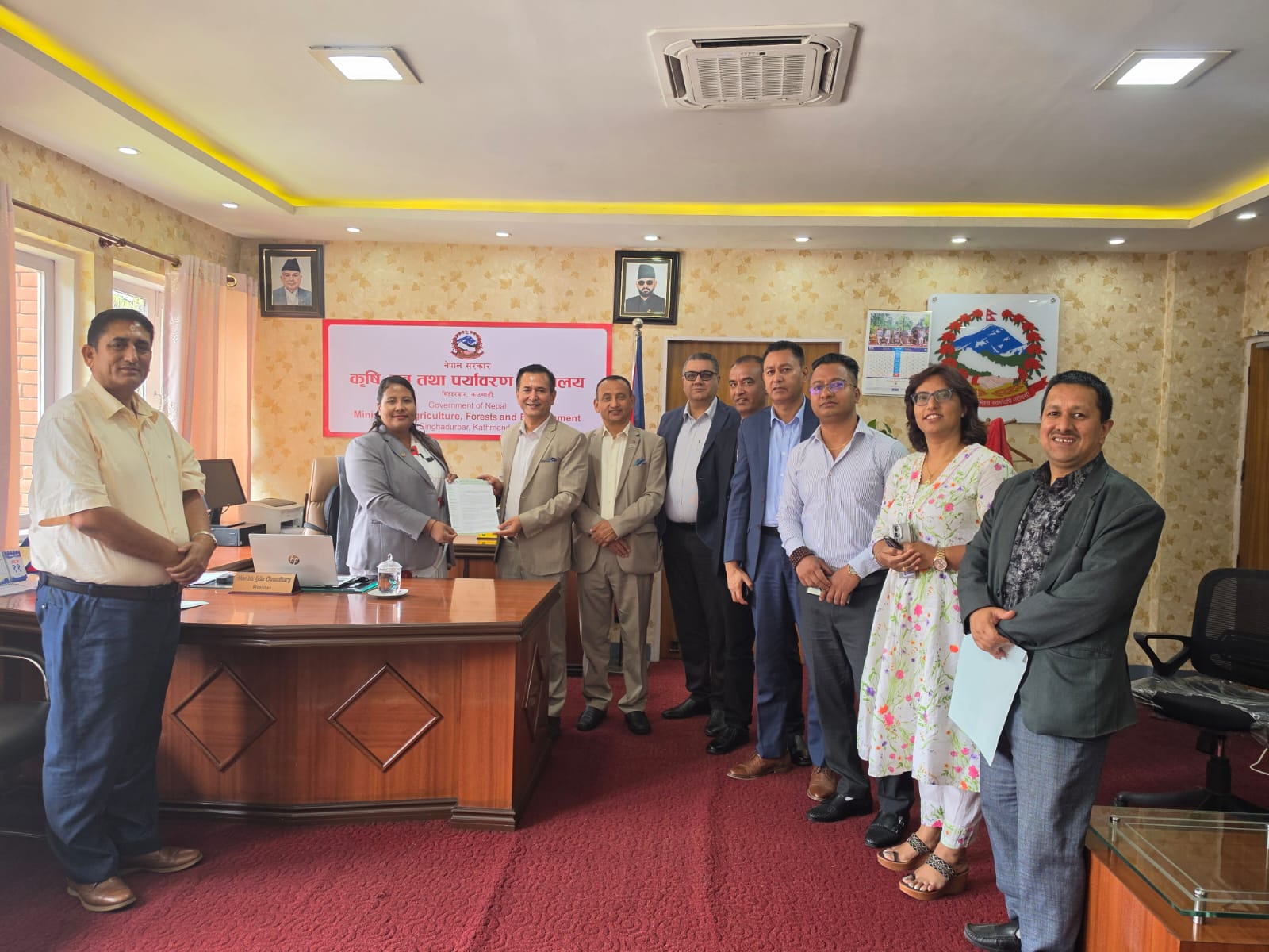 इप्पानले भेट्यो वनमन्त्रीः निकुञ्जले रोकेका जलविद्युत आयोजनाको काम सुरु गराउन ध्यानाकर्षण