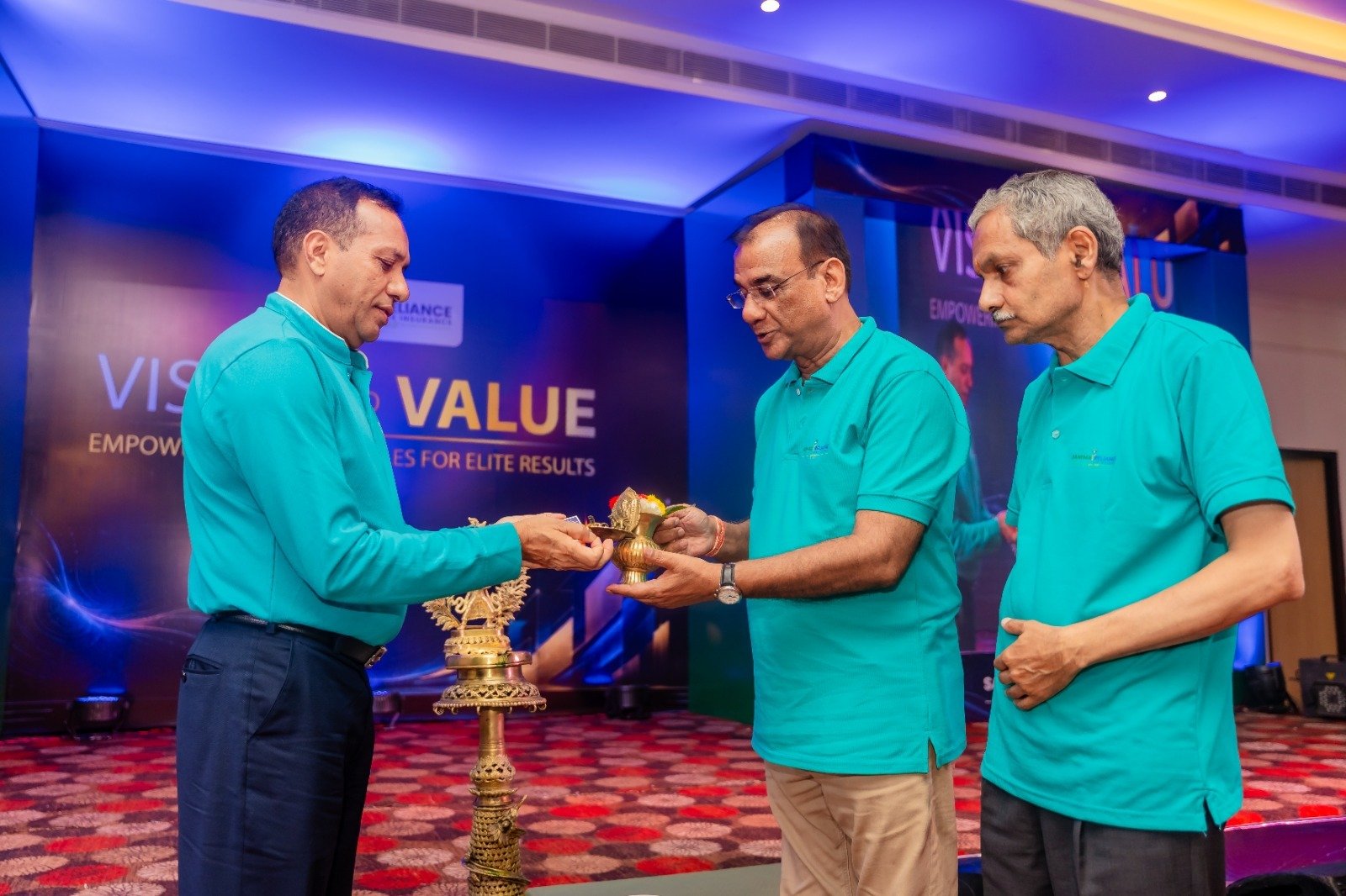 सानिमा रिलायन्स लाइफको भिजन भ्यालु २०८३ सम्पन्न, उत्कृष्ट कर्मचारी सम्मानित