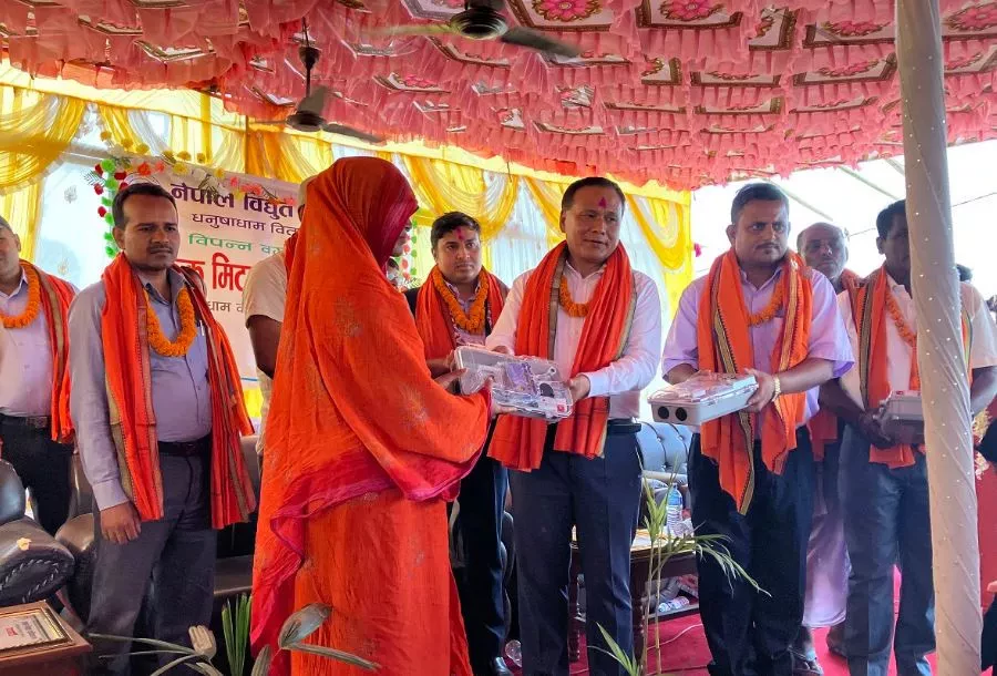 निःशुल्क विद्युत् मिटर पाउँदा विपन्न परिवार हर्षित