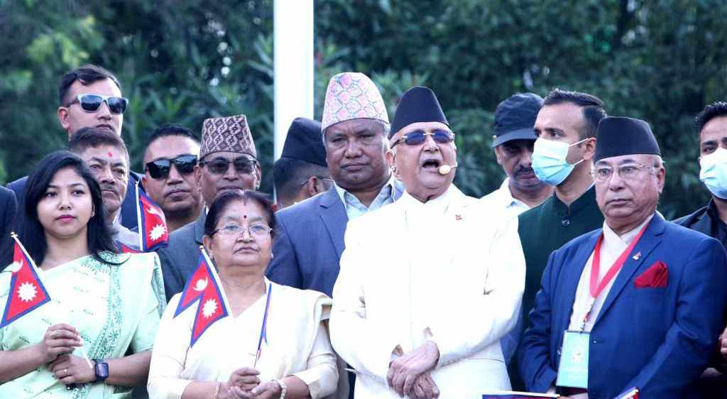 ओलीसहित एमालेको सेल्फी वीथ नेशनल फ्ल्याग’ (तस्बिरमा हेर्नुहोस्)
