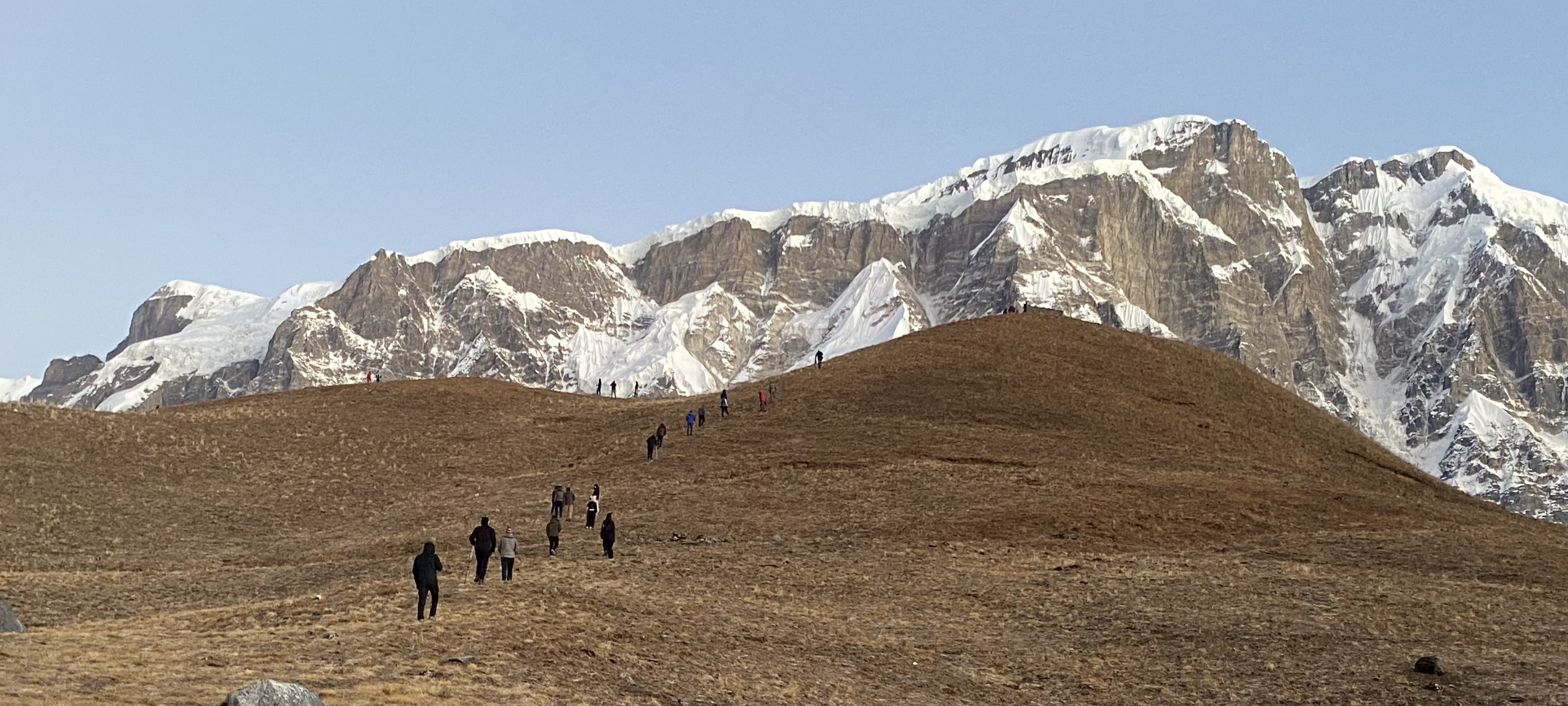 हिमाल हेर्नेको लर्को