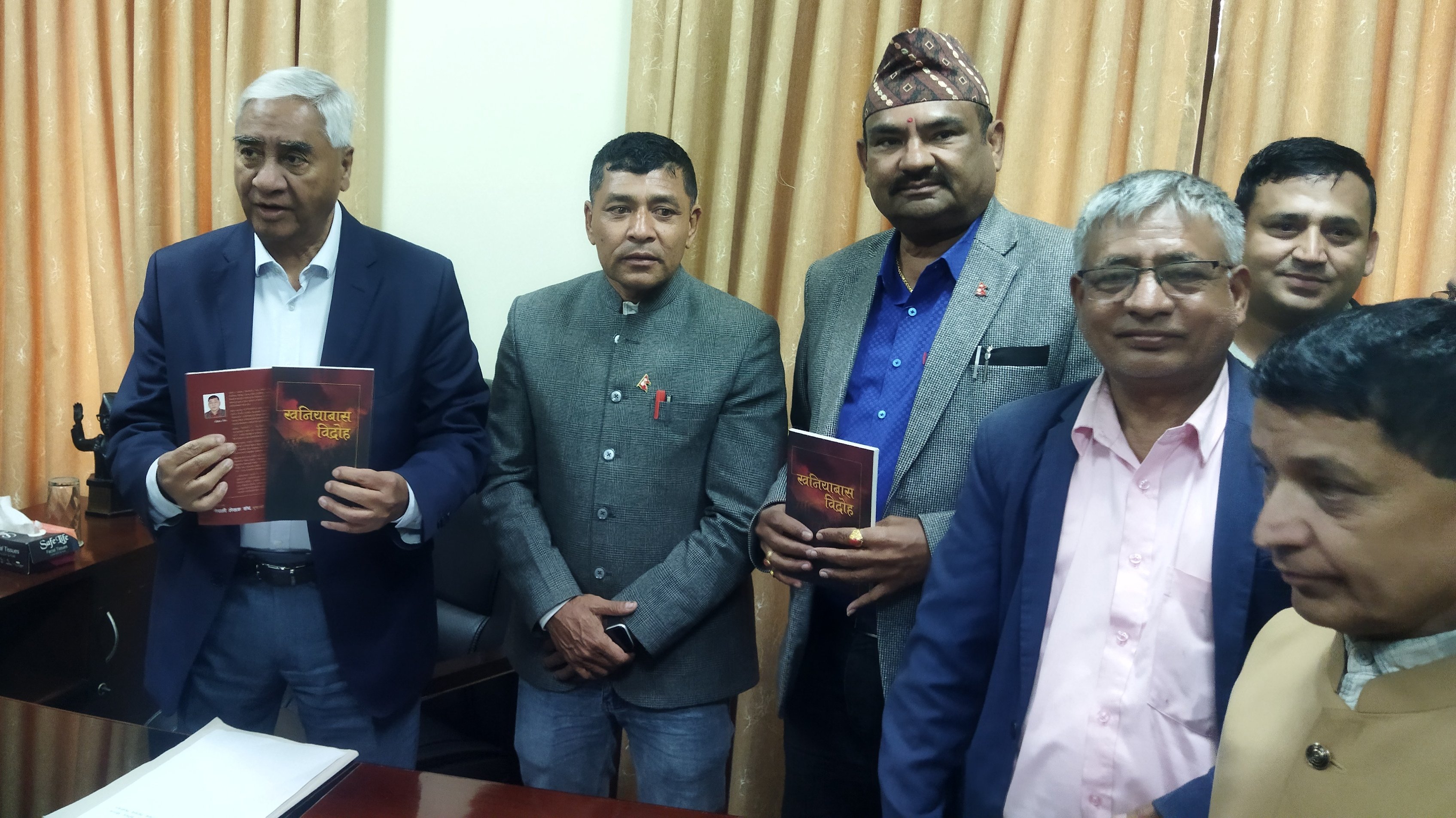 लेखक श्रीराम श्रेष्ठको ‘खनियाबास विद्रोह’ पुस्तक लोकार्पण