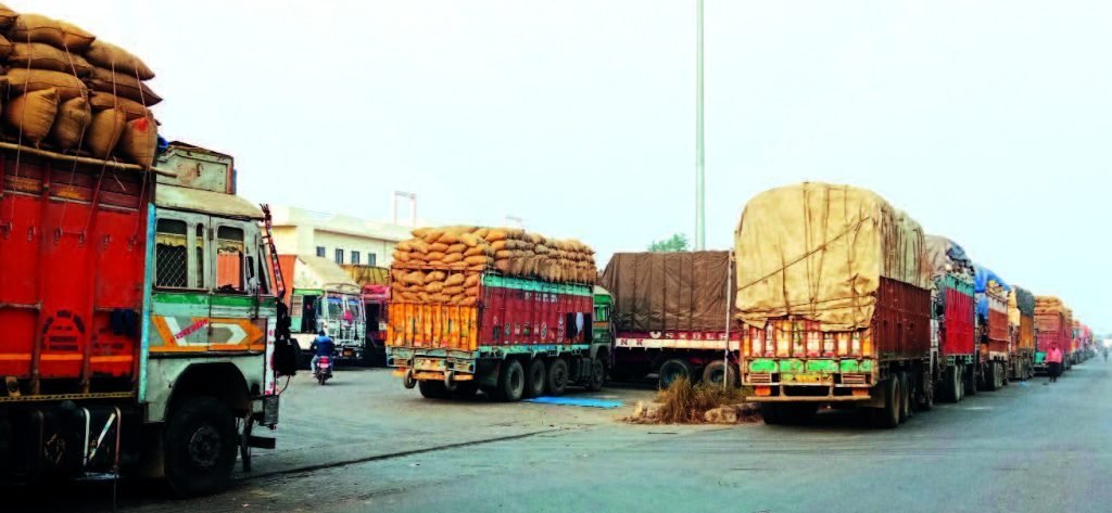 ३ महिनामा वीरगञ्ज नाकाबाट ८ अर्ब ८४ करोडको धान भित्रियो